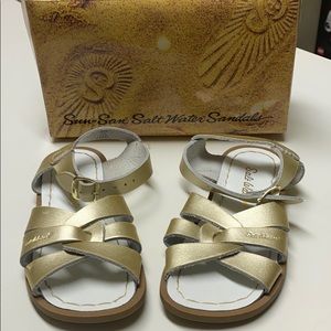 Girls Gold Salt Water Sandals size 11